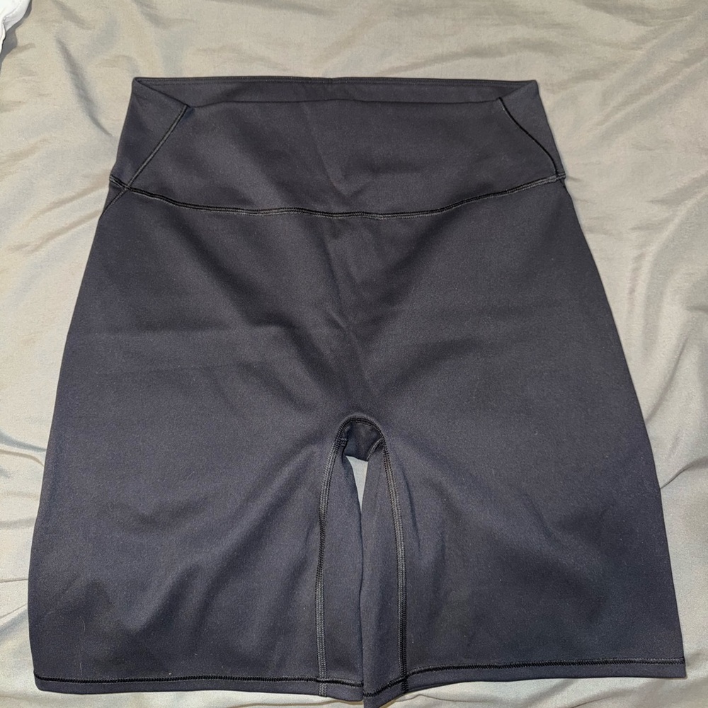 NikeSKIMS Matte Biker Shorts - Picture 4 of 8